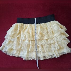 h.i.p. Cream and BLack Lace Tiered Short Skirts